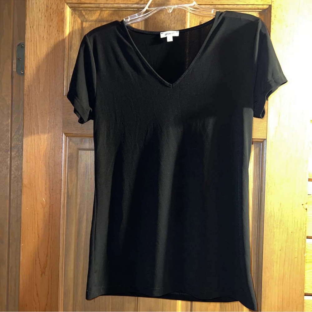 Woman’s Zenna M Large Black Top